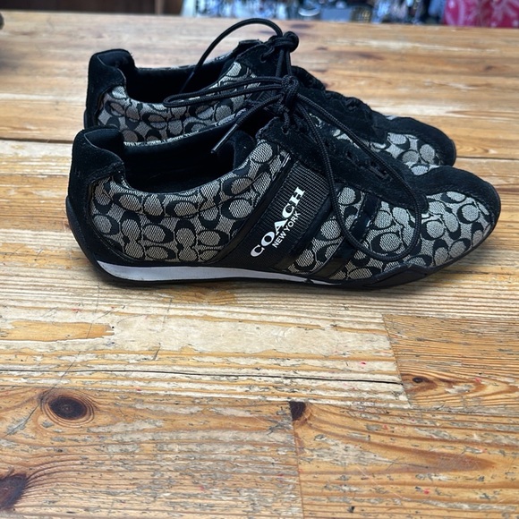 Coach Black and Gray Sneakers Sleek Low-Top Design - Picture 4 of 6